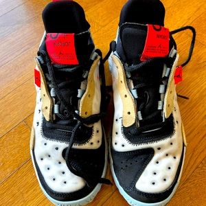 Nike Jordan size 6.5 youth